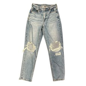 American Eagle Outfitters Light Blue Distressed Slim Jeans size 2 SHORT